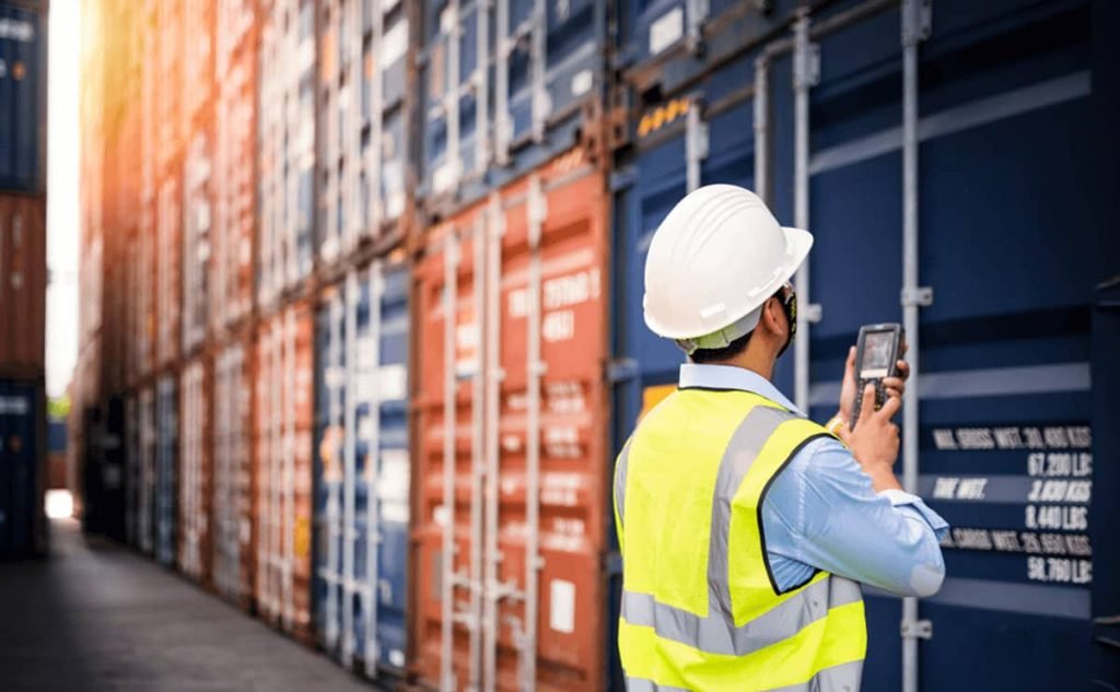 ترخیص کار گمرک کیست و چه وظایفی دارد؟