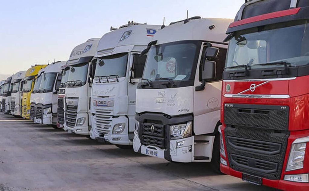 سردرگمی واردکنندگان خودروهای تجاری کارکرده با مصوبه‌های ناسازگار