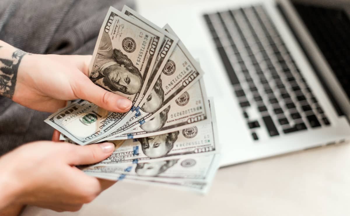 درآمد دلاری از سایت های خارجی /10 روش کاربردی