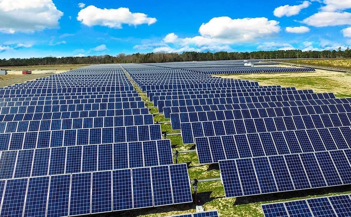 راهنمای جامع واردات پنل خورشیدی و ترخیص آن