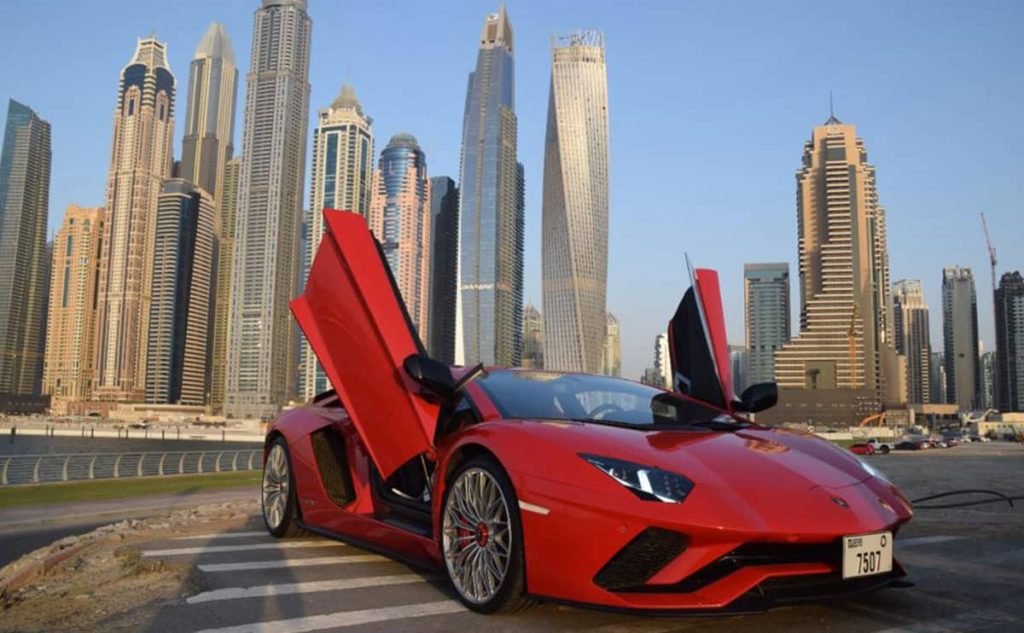 اجاره لامبورگینی در دبی: هزینه و شرایط رنت لامبورگینی
