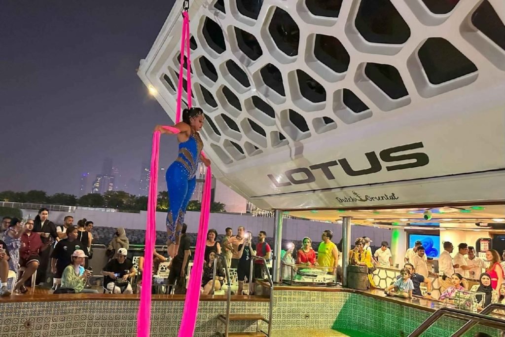 dubai-new-years-eve-mega-yacht-fireworks-and-dinner-cruise-3660783