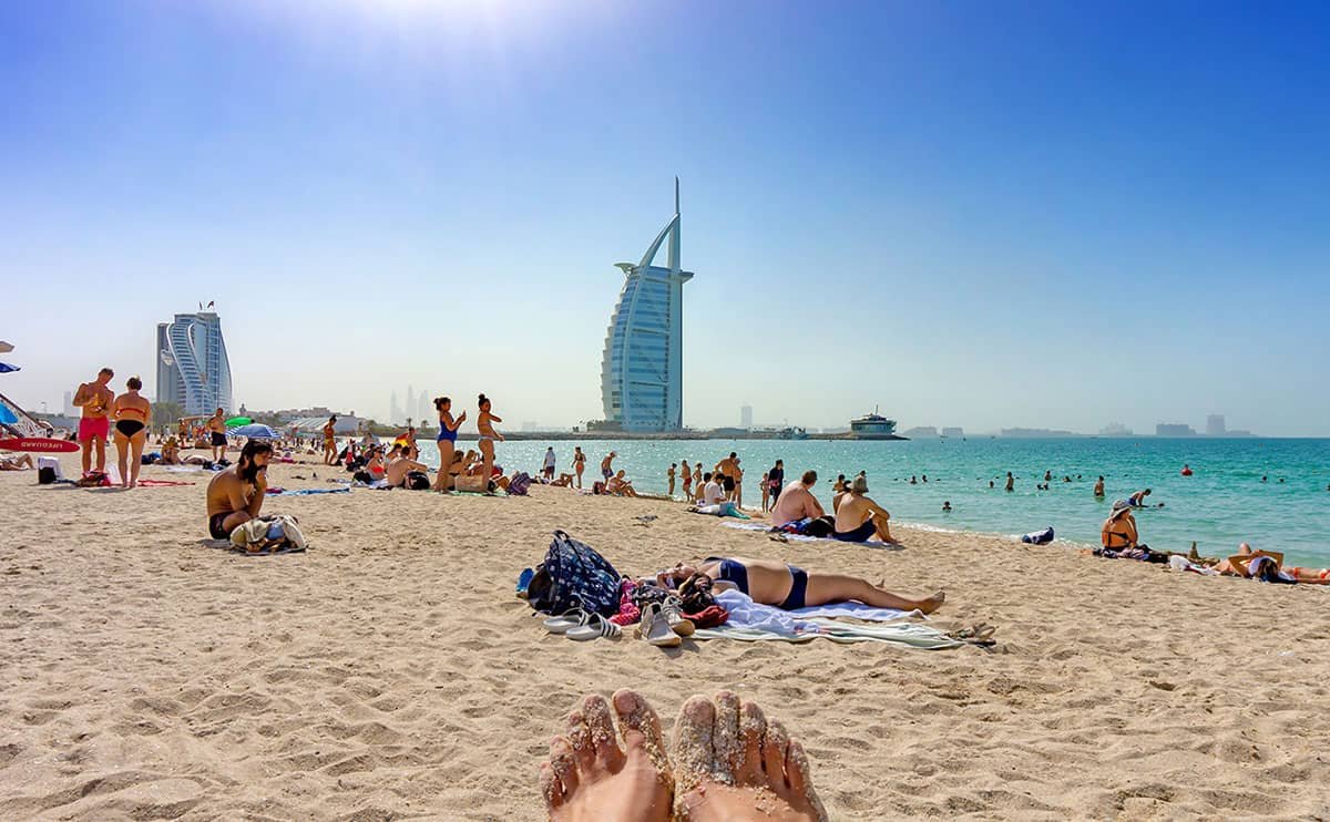 سواحل آزاد دبی: قوانین، شنا و آفتاب گرفتن در این سواحل