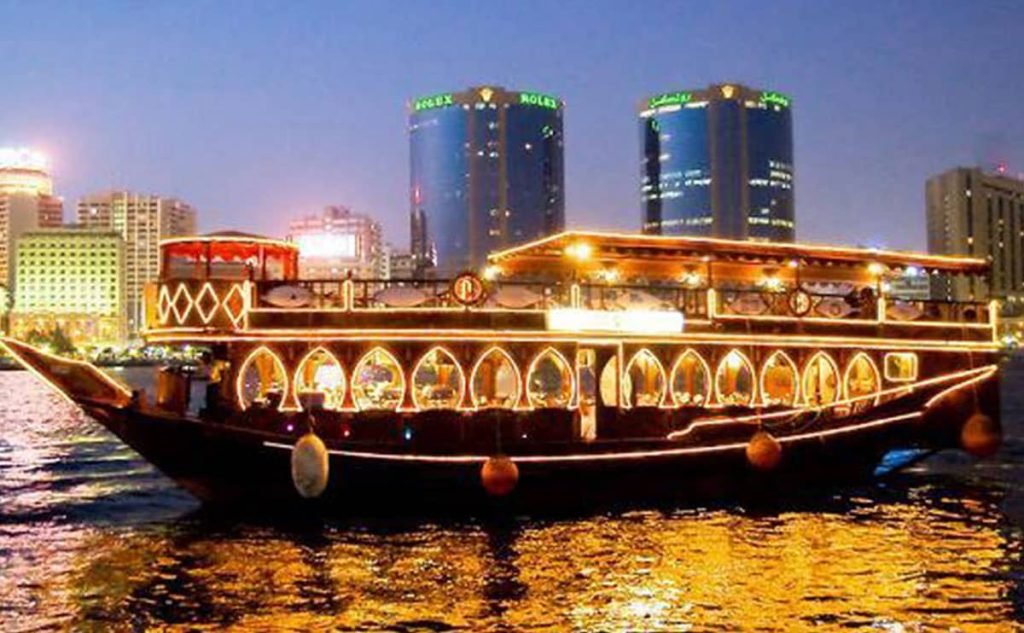 کشتی تفریحی کروز دبی با خواننده ایرانی